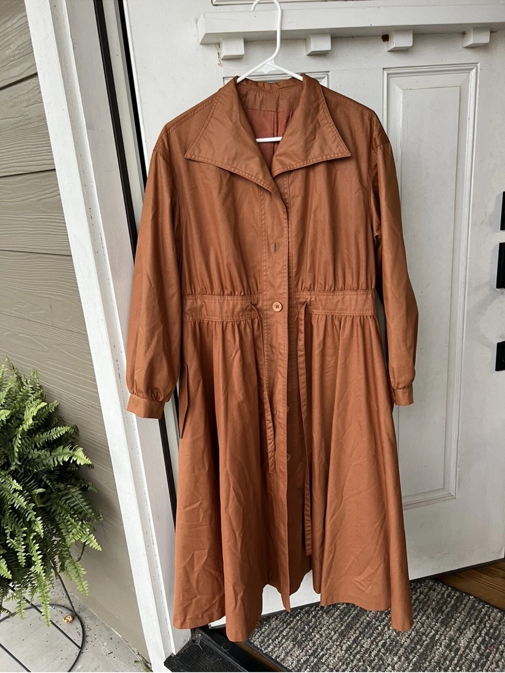 Bonders Vintage Camel Rain/Trench coat full skirt cinch waist